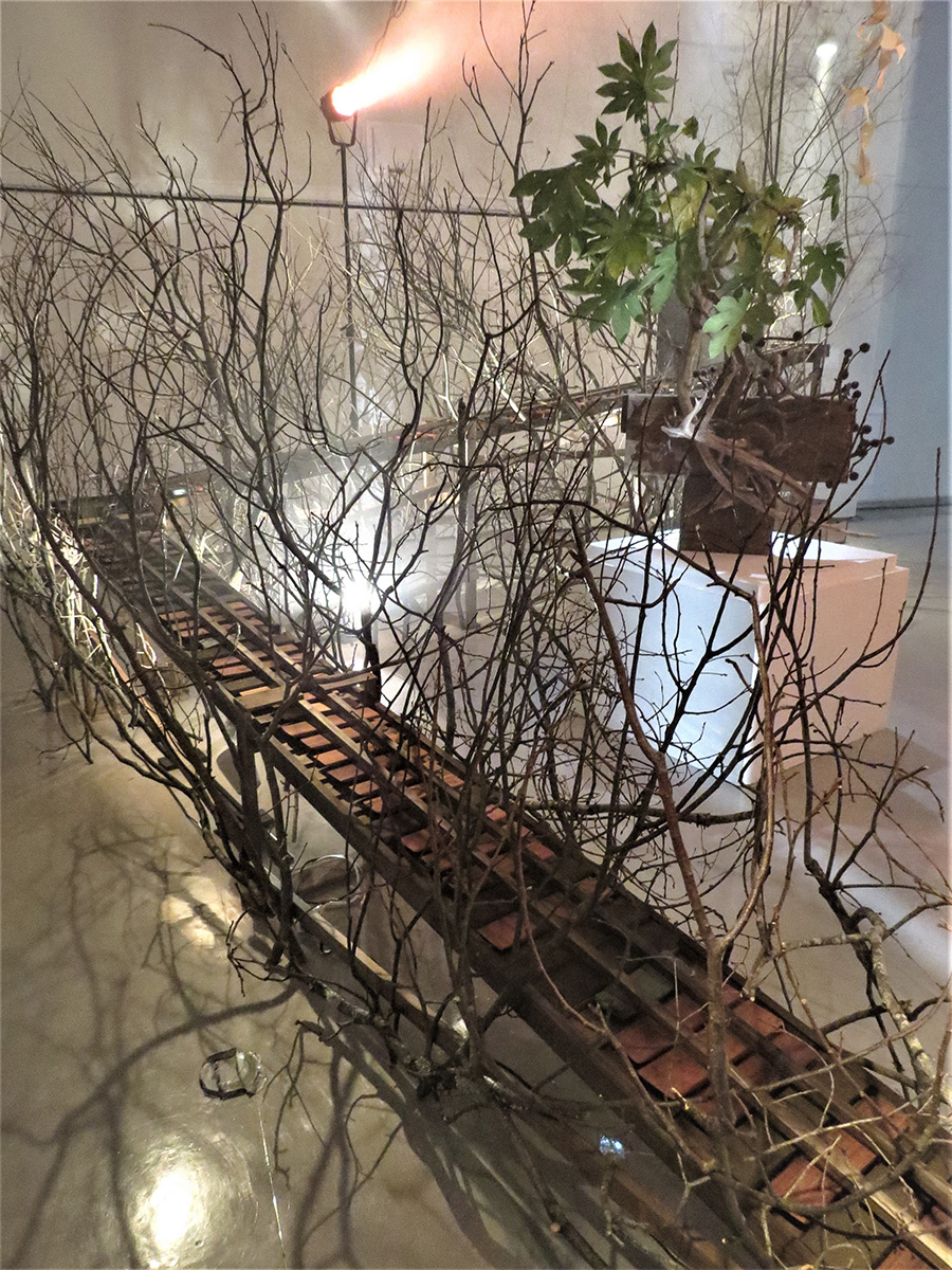 山口 紀子「暁の道しるべ」2021年